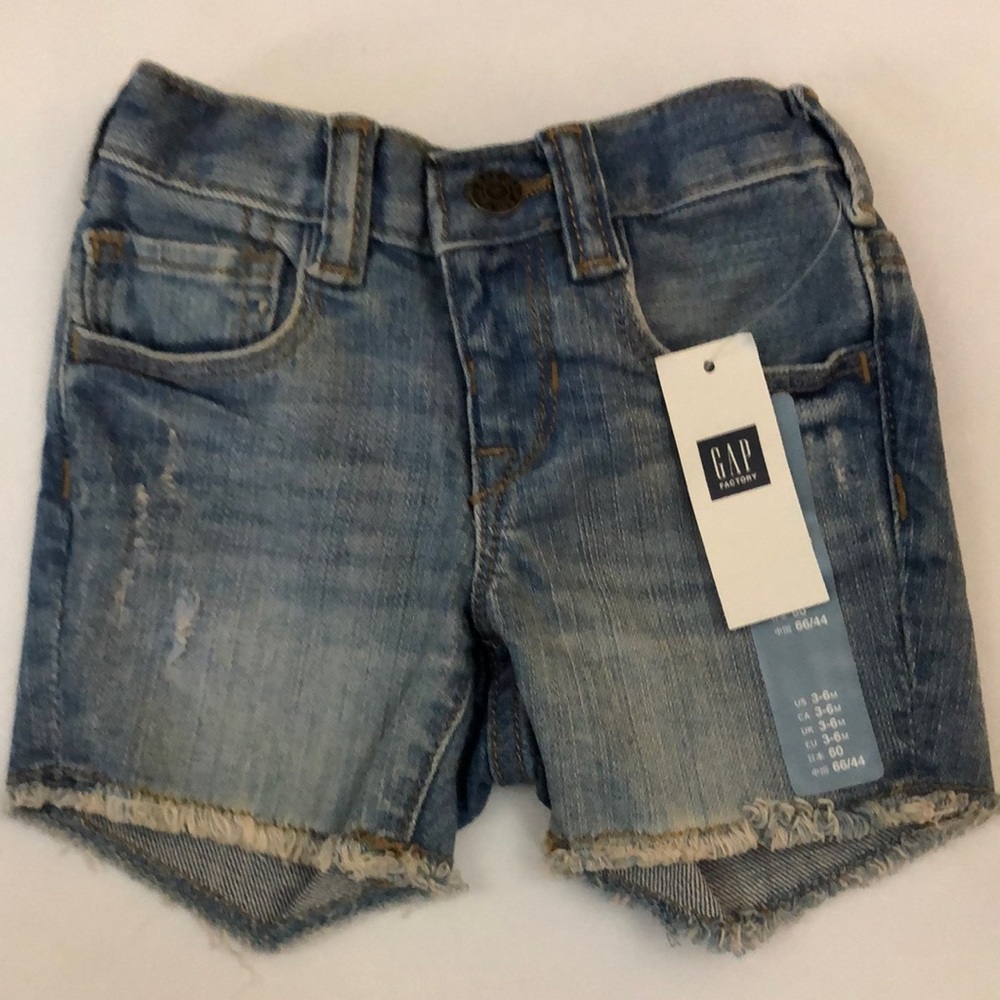 NWT Baby Gap jean 5 pocket shorts size 3-6m
